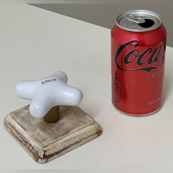 Repurposed Vintage Porcelain Faucet Handle Wall Mounting Coat Hanger - Picture 10 of 16